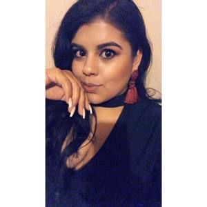 Meet your Posher, Adriana